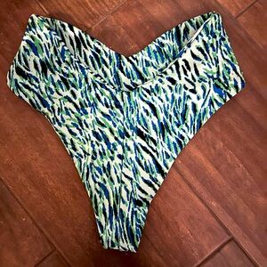 Skatie Melly Bottoms - Cloudbreak